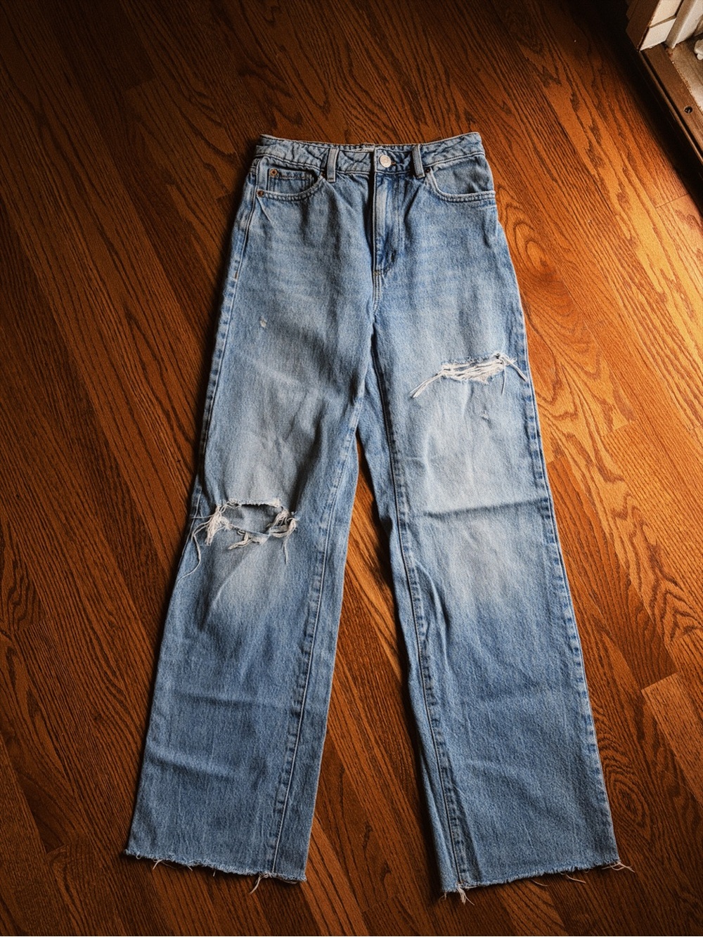 Garage High-Rise Light Blue Wide-Leg Distressed Jeans | Size 3/26